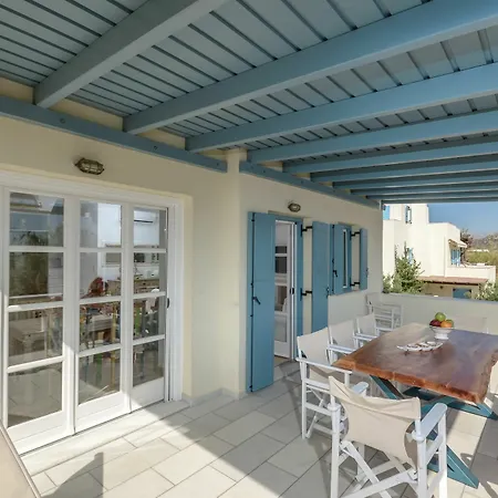 Villa Seaside Naxos • *