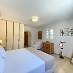 Villa Seaside Naxos • *