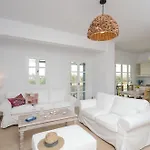 Villa Seaside Naxos • *