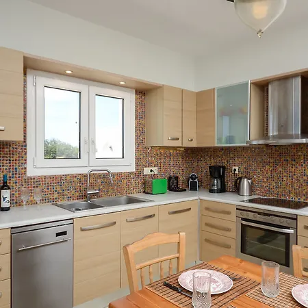 Villa Seaside Naxos • *