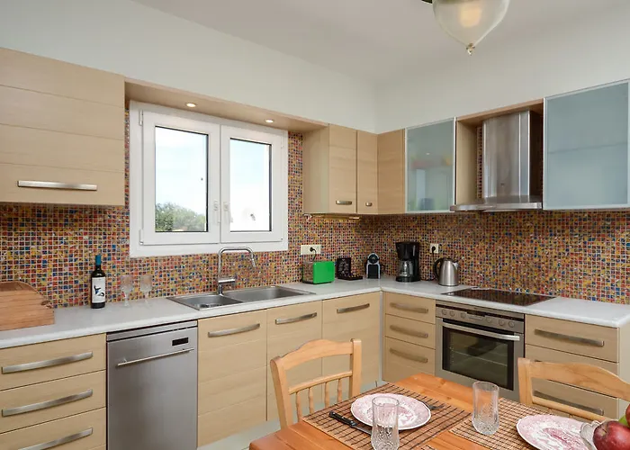 Villa Seaside Naxos • *