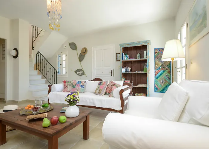 Villa Seaside Naxos • *