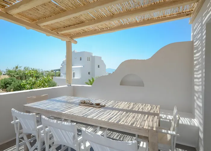 Seaside Naxos • * Plaka (Naxos)